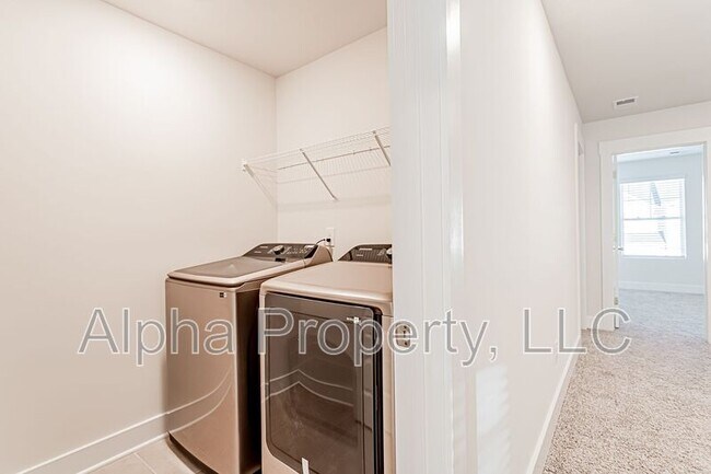 Building Photo - 47 Centimeters Dr