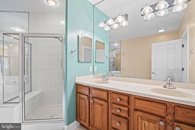 Building Photo - 4700 Water Park Dr