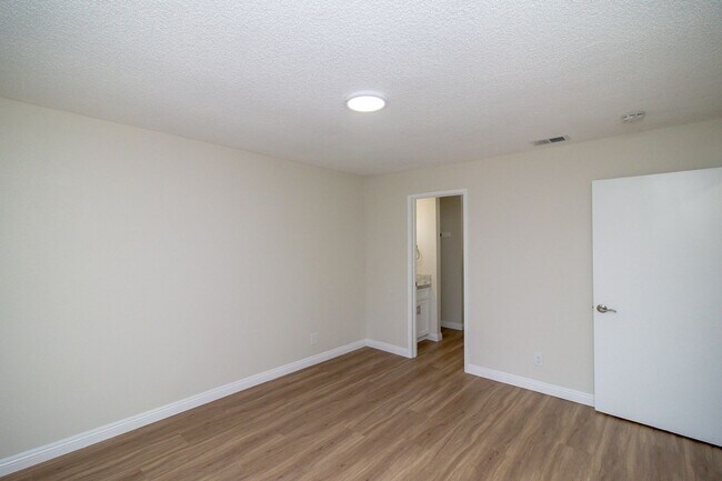 Building Photo - Newly Remodeled 2 Bed / 2 Bath  Upstairs Condo In Colton!