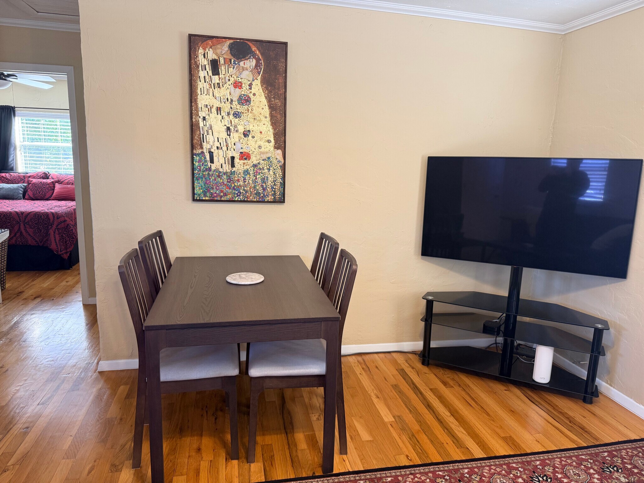 Dining table - 4126 35th Ave N