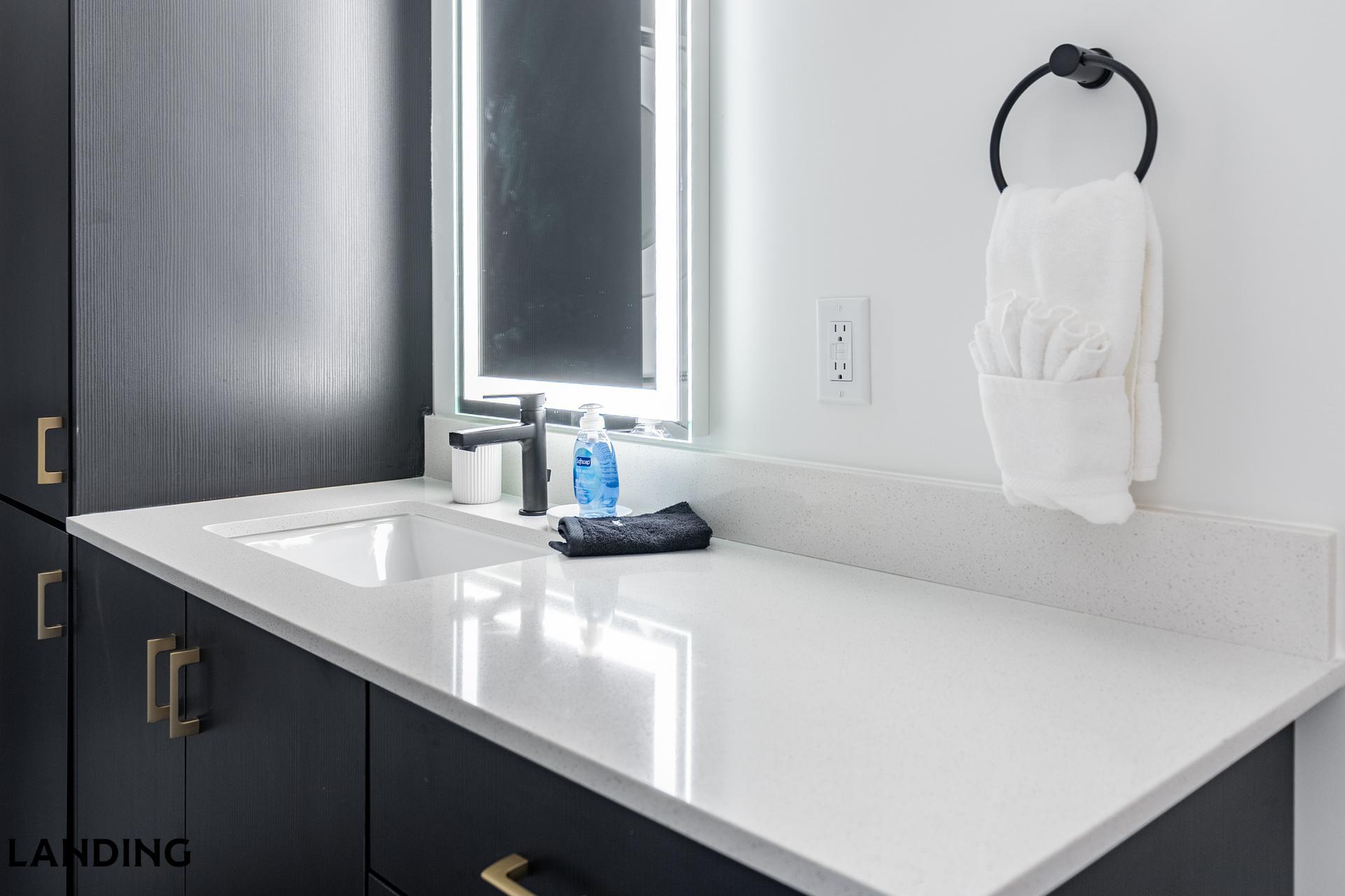 Building Photo - 343 S 400 E