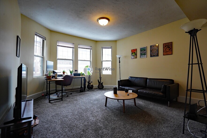 Building Photo - 12 Lorraine Ter