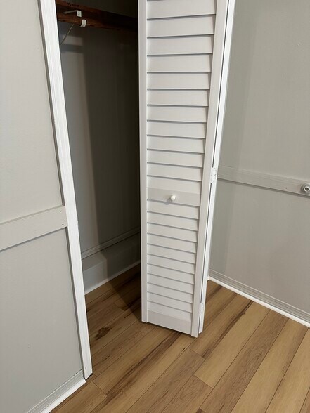 Building Photo - 219 N Carys Ln