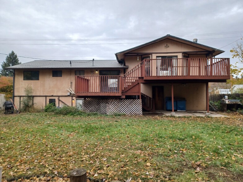 Building Photo - 3912 E Hartson Ave