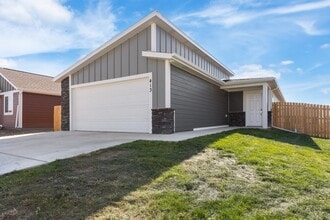 Building Photo - 413 Henry Potter Rd