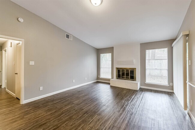 Building Photo - 26 W Broken Oak Ct