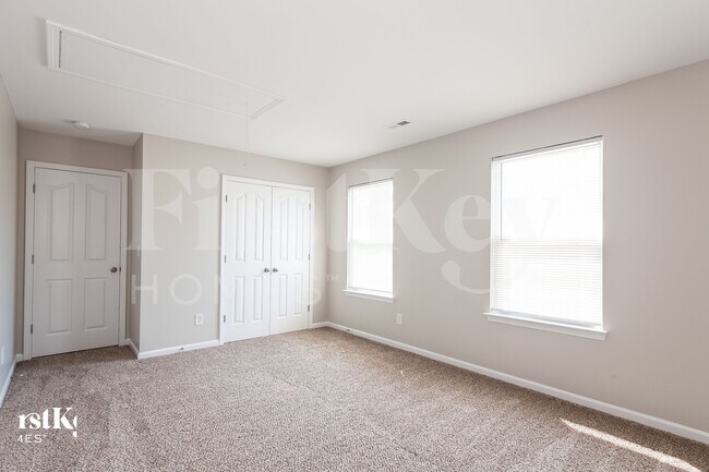 Building Photo - 1737 Larne Cir