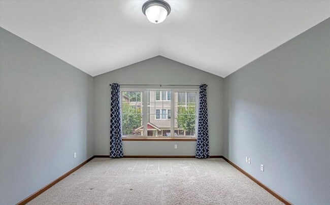Building Photo - Gorgeous Home in Kirkland!
