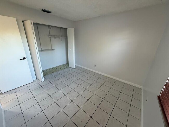 Building Photo - 2451 SW 86th Ave