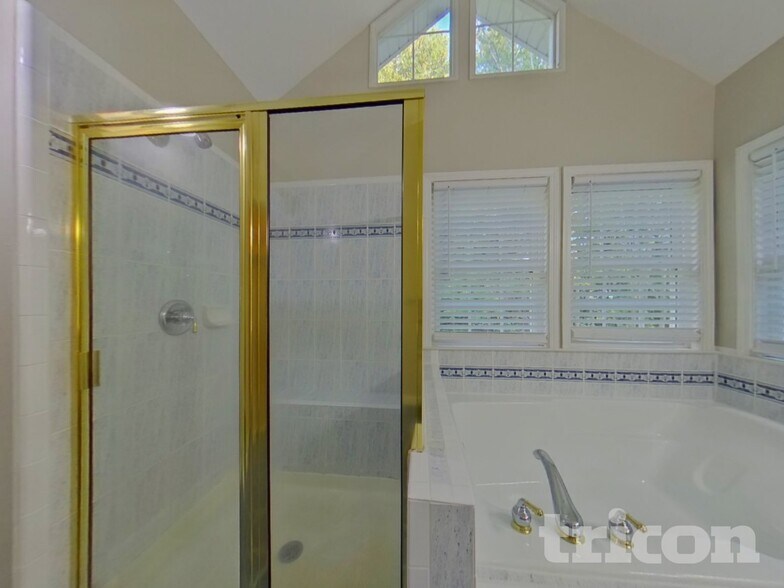 Building Photo - 2417 Battle Dr