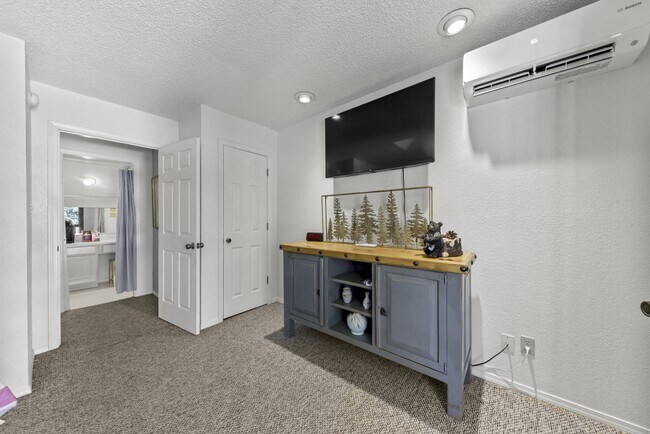 Building Photo - 126 North St