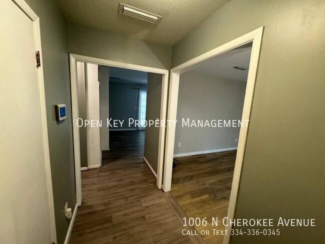 Building Photo - 1006 N Cherokee Ave