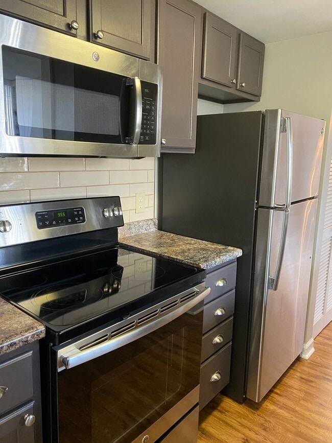 Building Photo - wh512