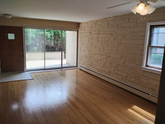 Building Photo - 1245 La Grange Rd