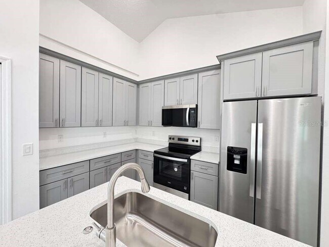 Building Photo - 13376 SW 49th Ave