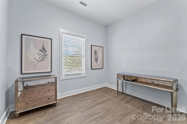 Building Photo - 129 Greens Rd