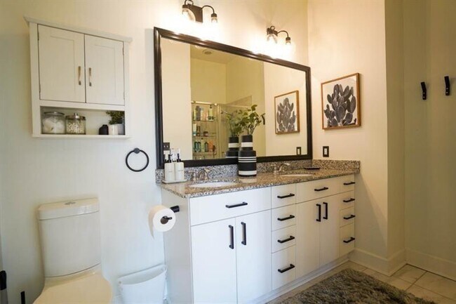 Building Photo - 384 Ralph McGill Blvd NE