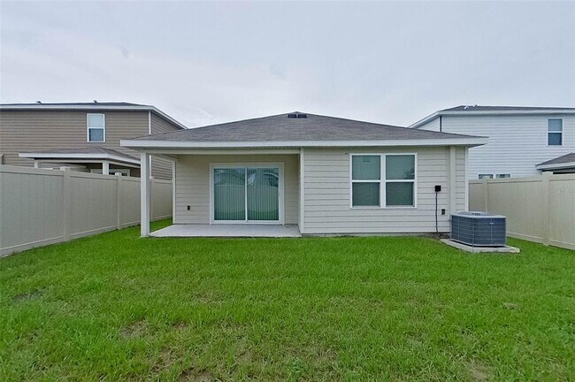 Building Photo - 8710 SW 44th Ct