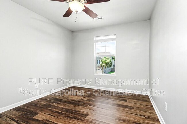 Building Photo - 407 Greywood Ln