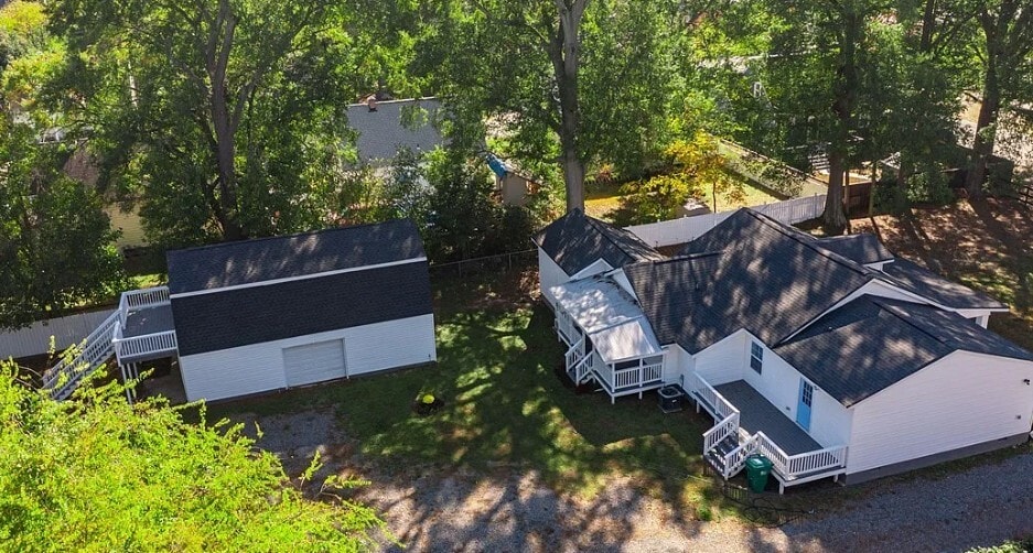 Building Photo - 6103 Hermitage Rd