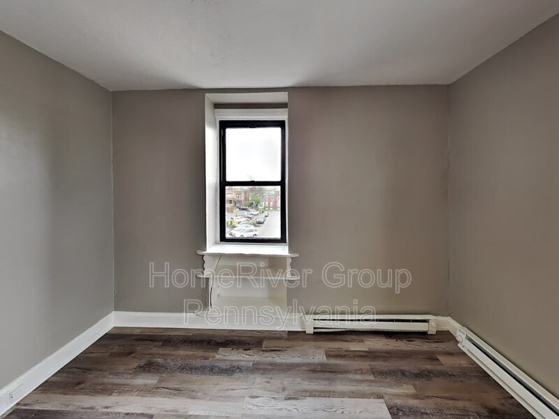 Building Photo - 33 S 18th St