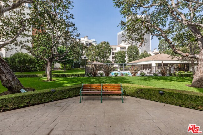 Building Photo - 2102 Century Park Ln