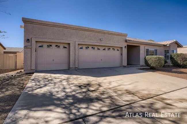 Building Photo - 8622 E Bullrider Pl