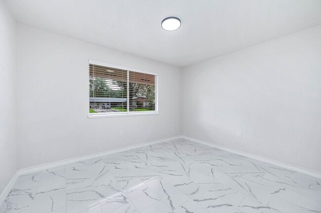 Building Photo - 1610 Richvale Ln