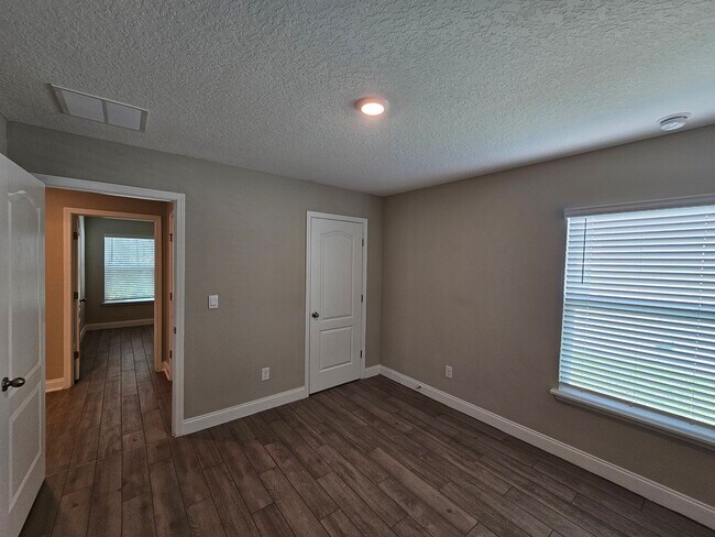 Building Photo - Sawmill Branch 4 Bedroom 2 Bath 3 Car Garage Home