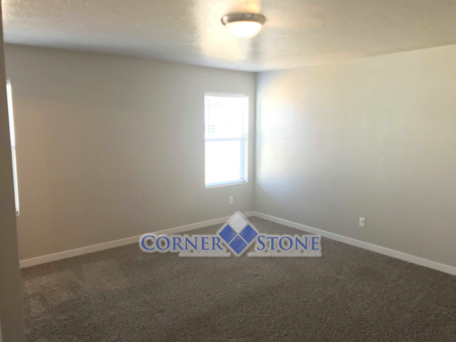 Building Photo - Pet Friendly Home in Nampa!