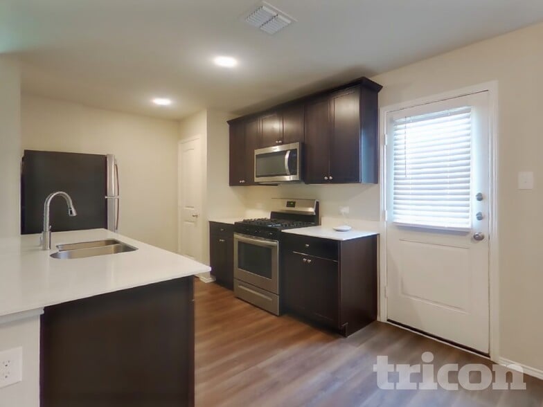 Building Photo - 14201 Serrano Ridge Rd