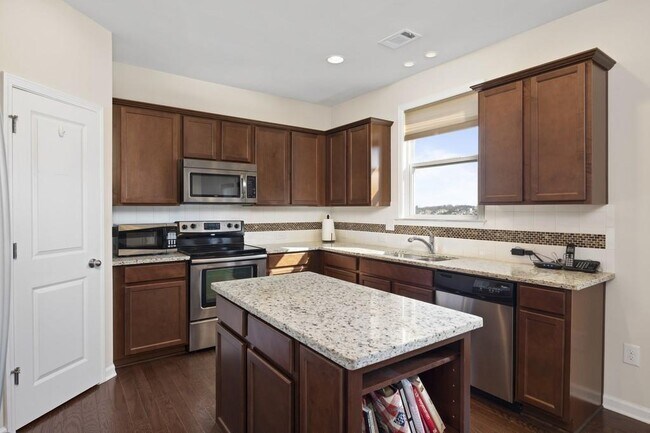Building Photo - 4575 Brumby Ln