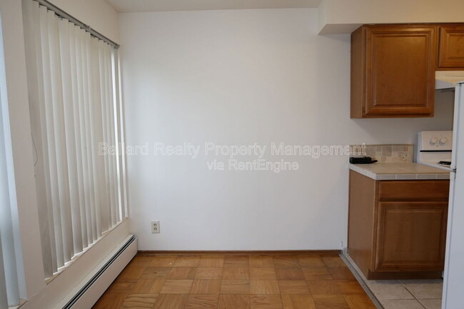 Building Photo - 4517 Evanston Ave N