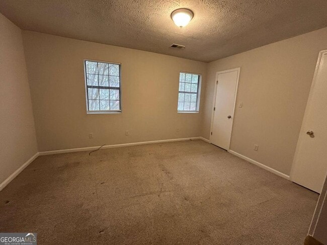 Building Photo - 3550 Main Station Dr SW