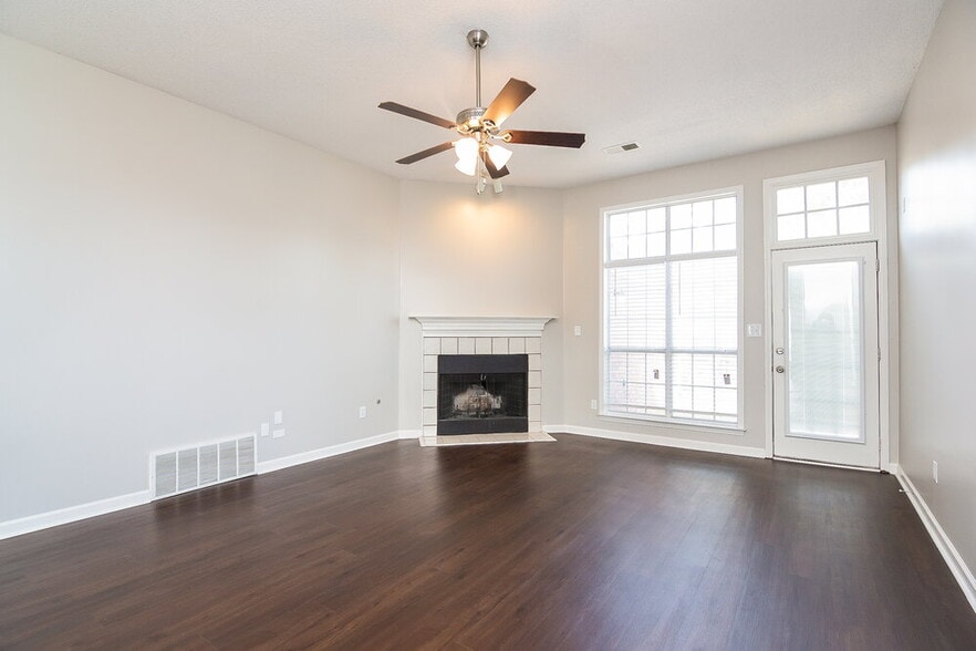 Building Photo - 9714 Java Cove