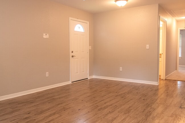 Building Photo - 155 Pine Burr St