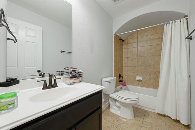 Building Photo - 13202 Chanel Dr