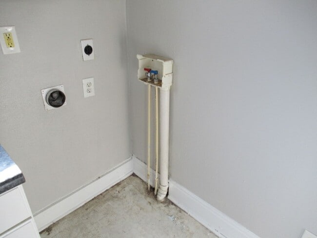 Building Photo - 1404 Maple St