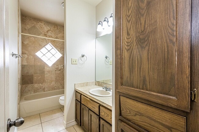 Building Photo - 10702 Patron Loop