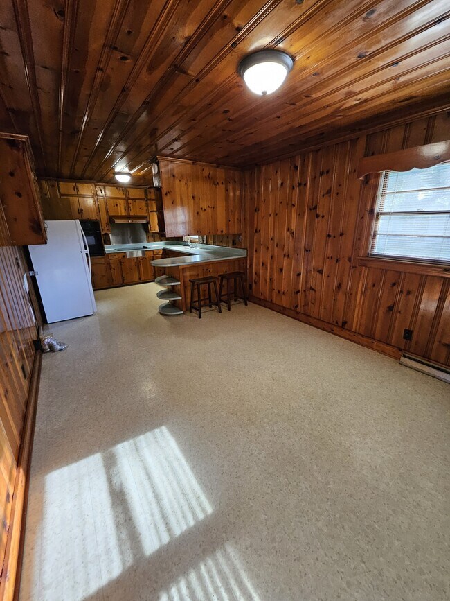 Building Photo - 207 Hooks Ave