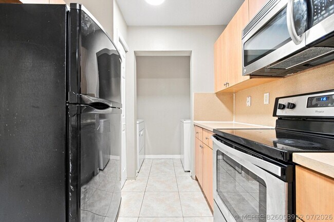 Building Photo - 732 SW 106th Ave
