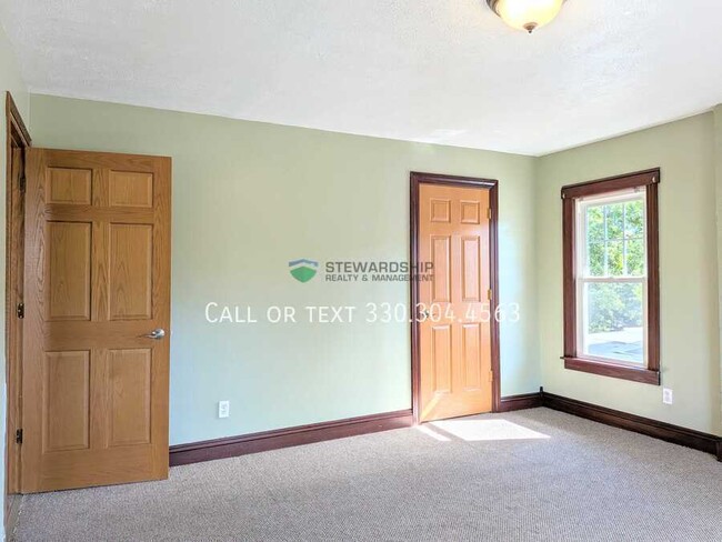 Building Photo - 750 Amherst Rd NE