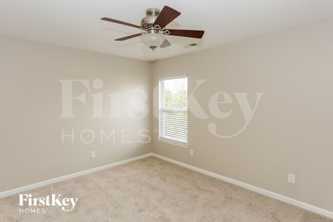 Building Photo - 511 Galesburg Dr