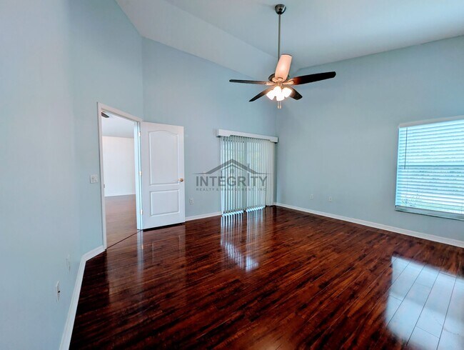 Building Photo - 30549 Tremont Dr