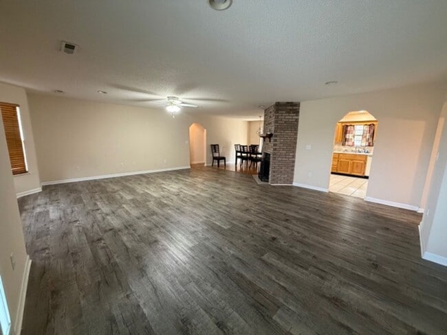 Building Photo - Sevierville 37876 - 3 bedroom 2 bath - call Linda Meese 865-591-6004