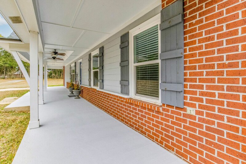 Building Photo - 4998 Carlyn Dr