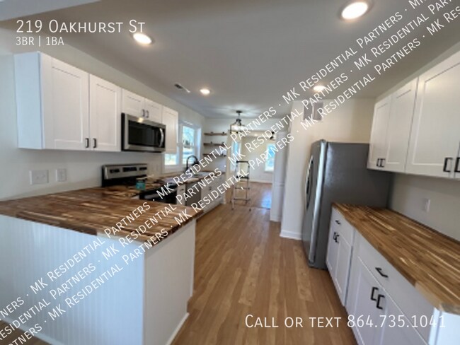 Building Photo - 219 Oakhurst St