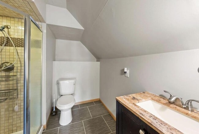 Building Photo - 311 E 31st St