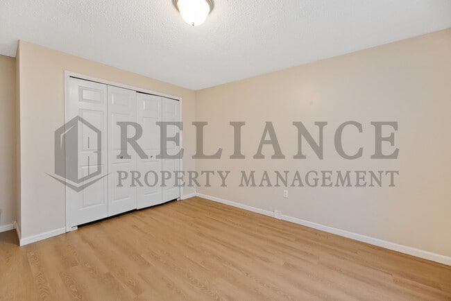 Building Photo - 1417 S Goebel Cir