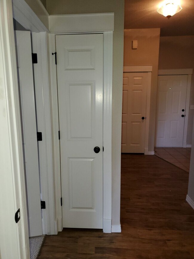 Building Photo - 2012 Remington St